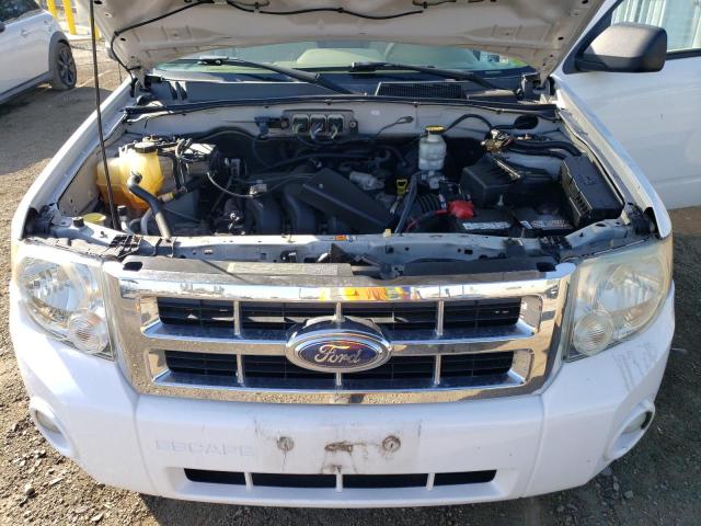 1FMCU03148KC33431 - 2008 FORD ESCAPE XLT WHITE photo 11