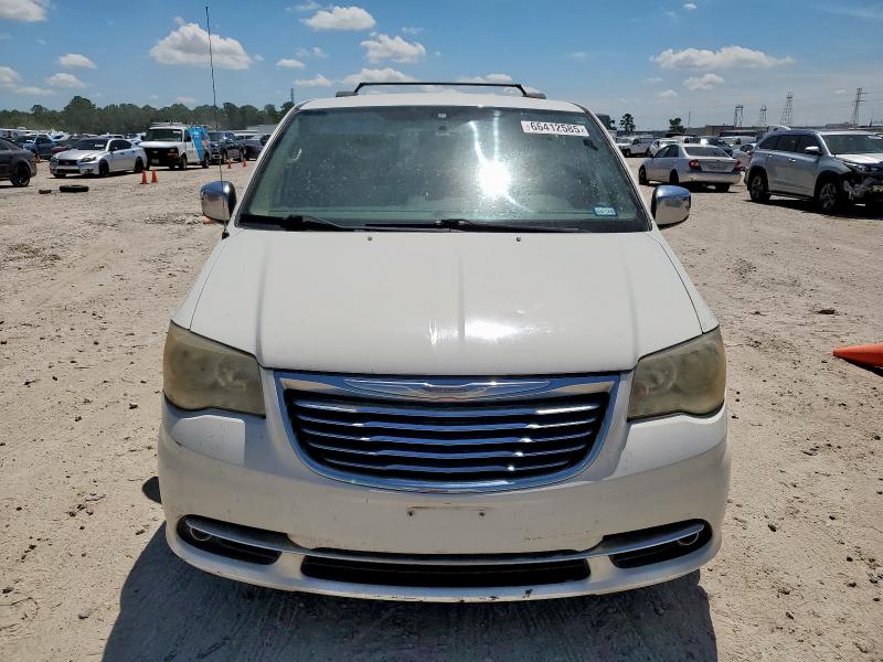 2C4RC1CG5CR327551 - 2012 CHRYSLER TOWN & COU TOURING L WHITE photo 5
