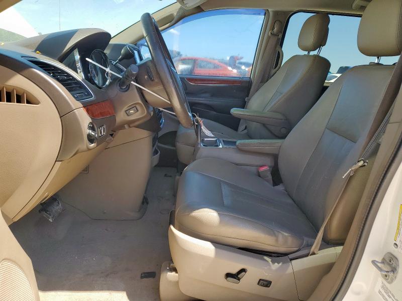 2C4RC1CG5CR327551 - 2012 CHRYSLER TOWN & COU TOURING L WHITE photo 7