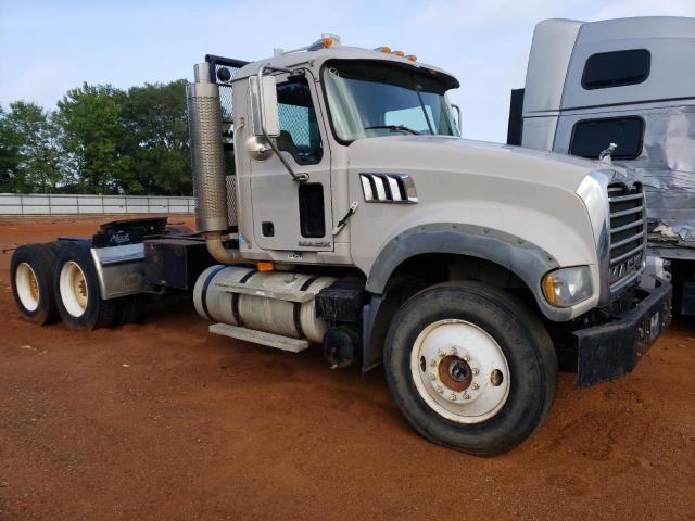 1M1AT04Y07M004497 - 2007 MACK 700 CTP700 GRAY photo 1