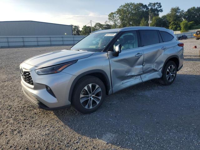 2022 TOYOTA HIGHLANDER XLE, 