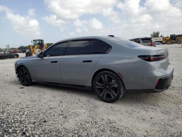 WBA23EH02PCM22276 - 2023 BMW 740 I GRAY photo 2