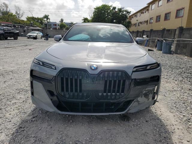 WBA23EH02PCM22276 - 2023 BMW 740 I GRAY photo 5