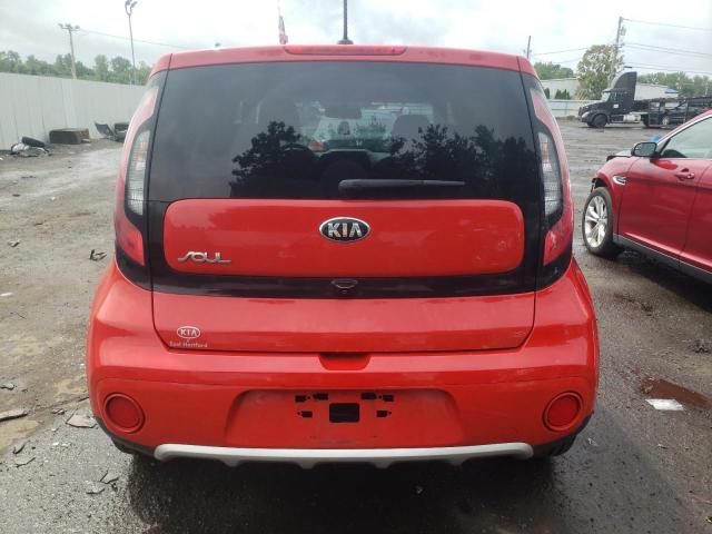 KNDJP3A51J7525511 - 2018 KIA SOUL + RED photo 6