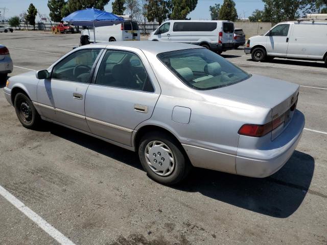 4T1BG22K4VU774925 - 1997 TOYOTA CAMRY CE SILVER photo 2