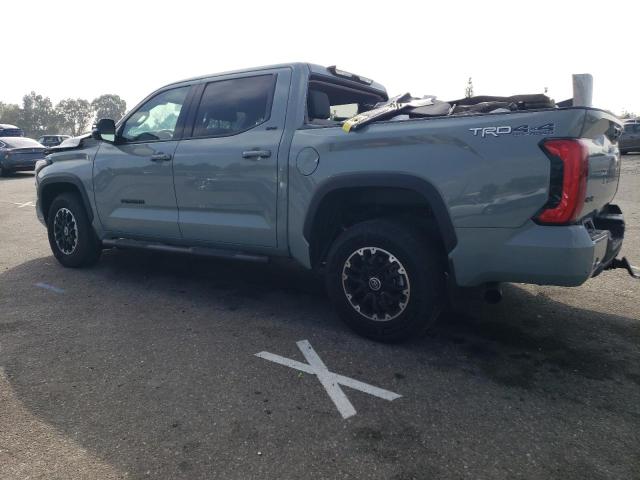 5TFLA5DB2NX045698 - 2022 TOYOTA TUNDRA CREWMAX SR GRAY photo 2