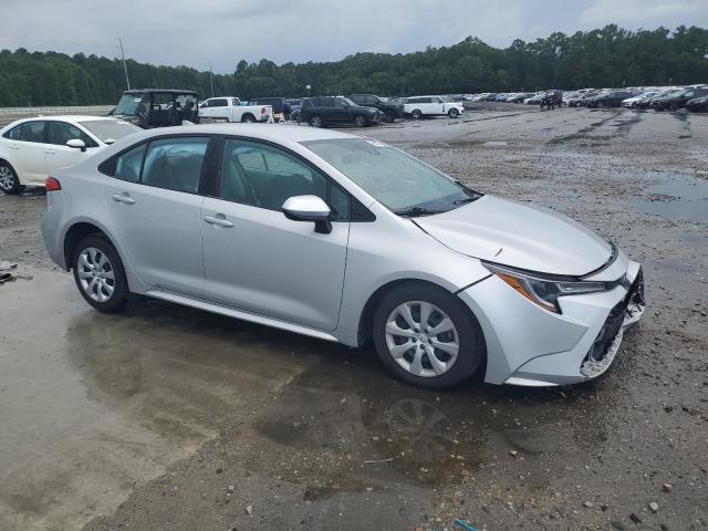 5YFEPMAEXMP180859 - 2021 TOYOTA COROLLA LE Plata foto 4