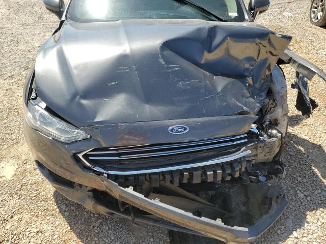 3FA6P0H71JR115723 - 2018 FORD FUSION SE GRAY photo 11