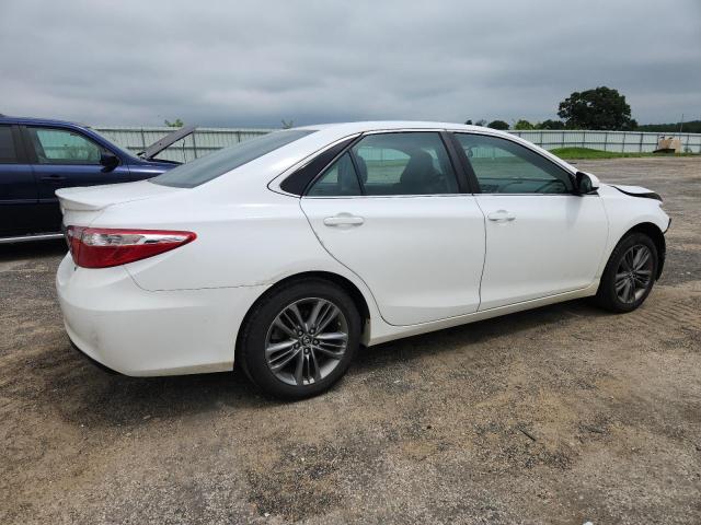 4T1BF1FK8HU435922 - 2017 TOYOTA CAMRY LE 白色 照片 3