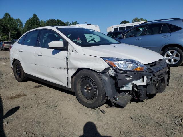 1FAHP3F2XCL458145 - 2012 FORD FOCUS SE WHITE photo 4