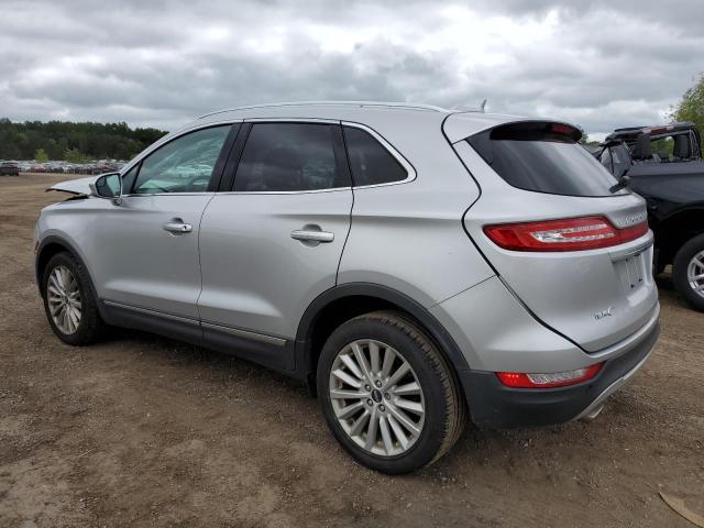 5LMCJ1C93KUL42525 - 2019 LINCOLN MKC SILVER photo 2