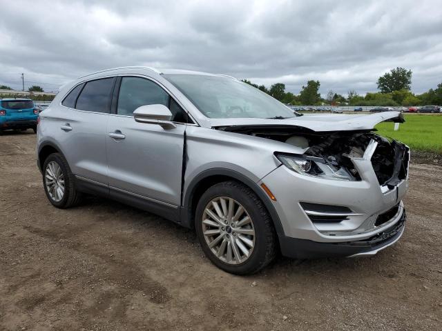 5LMCJ1C93KUL42525 - 2019 LINCOLN MKC SILVER photo 4