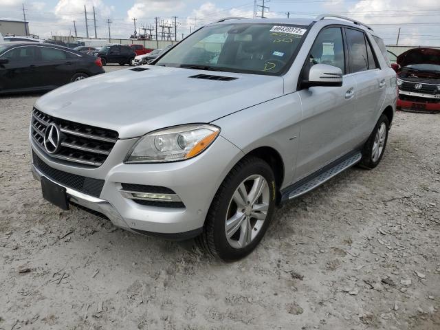 4JGDA5HB2CA075505 - 2012 MERCEDES-BENZ ML 350 4MATIC SILVER photo 2