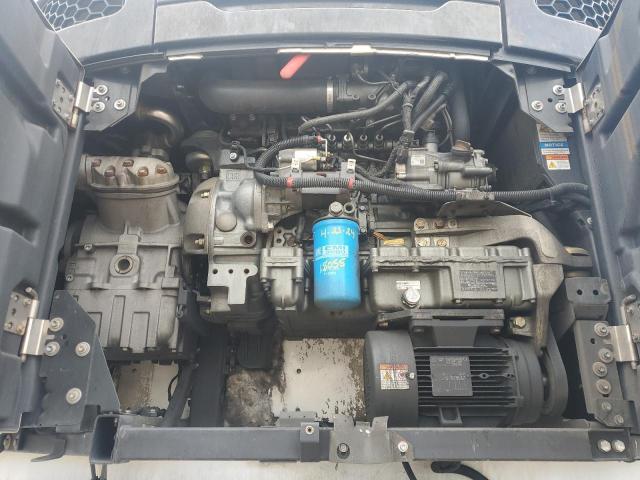 1UYVS2489DM630336 - 2013 UTILITY VS2RA Weiß Foto 7