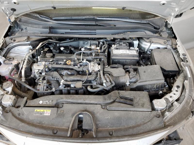 5YFB4MDE3RP164887 - 2024 TOYOTA COROLLA LE 银色 照片 11