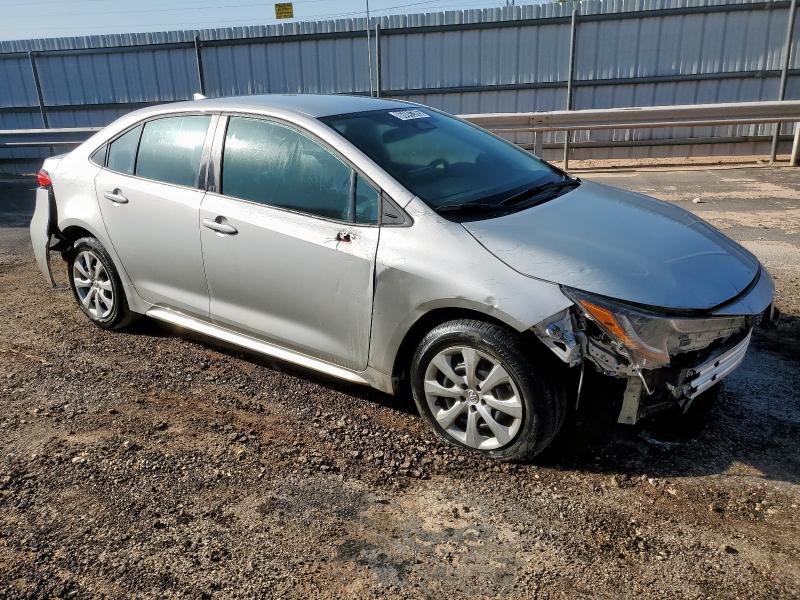 5YFB4MDE3RP164887 - 2024 TOYOTA COROLLA LE 银色 照片 4