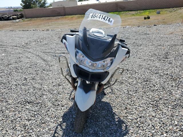 WB1044001EZW23476 - 2014 BMW R1200 RT SILVER photo 2