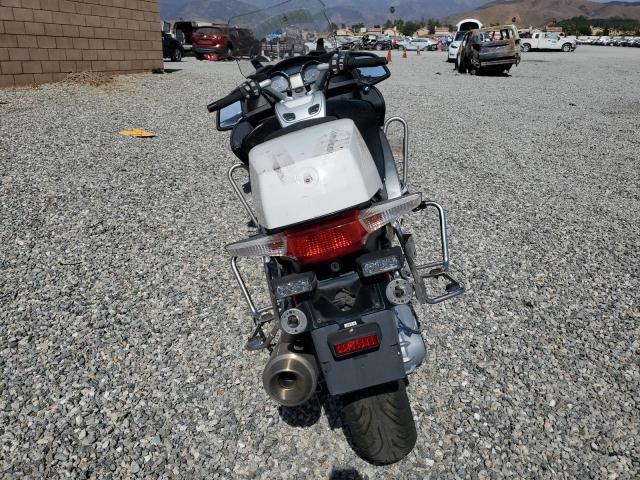 WB1044001EZW23476 - 2014 BMW R1200 RT SILVER photo 4