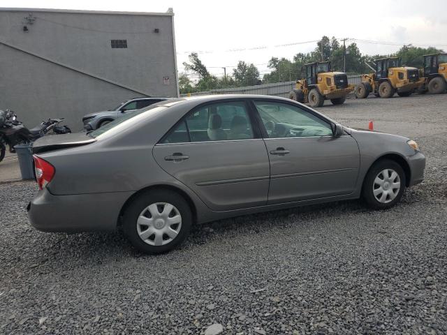 4T1BE30K14U814603 - 2004 TOYOTA CAMRY LE GRAY photo 3