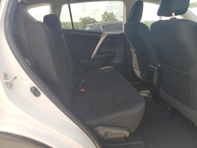 2T3BFREV7JW760469 - 2018 TOYOTA RAV4 LE Beyaz fotoğraf 11