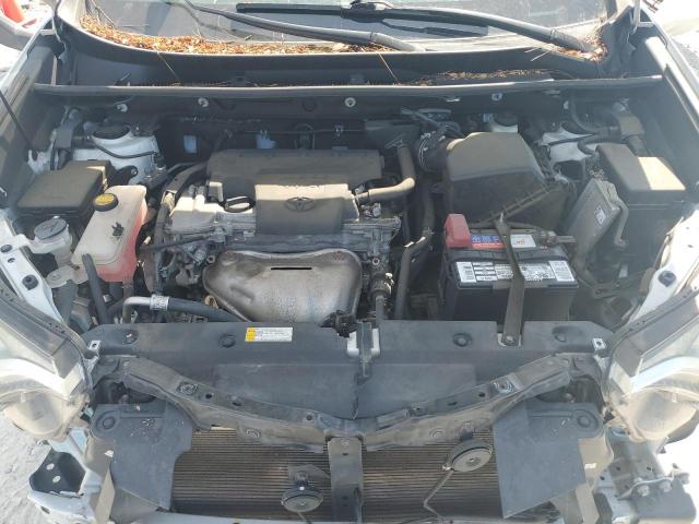 2T3BFREV7JW760469 - 2018 TOYOTA RAV4 LE Beyaz fotoğraf 12