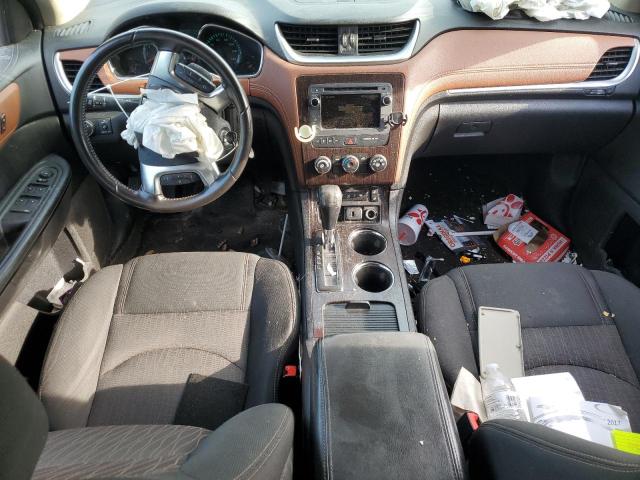 1GNKVGKD0HJ192276 - 2017 CHEVROLET TRAVERSE LT Srebrny zdjęcie 8