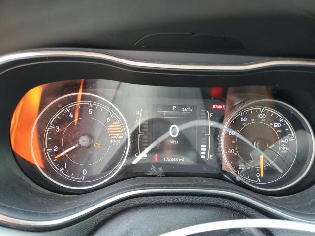 1C4PJMCBXKD231256 - 2019 JEEP CHEROKEE LATITUDE 银色 照片 9