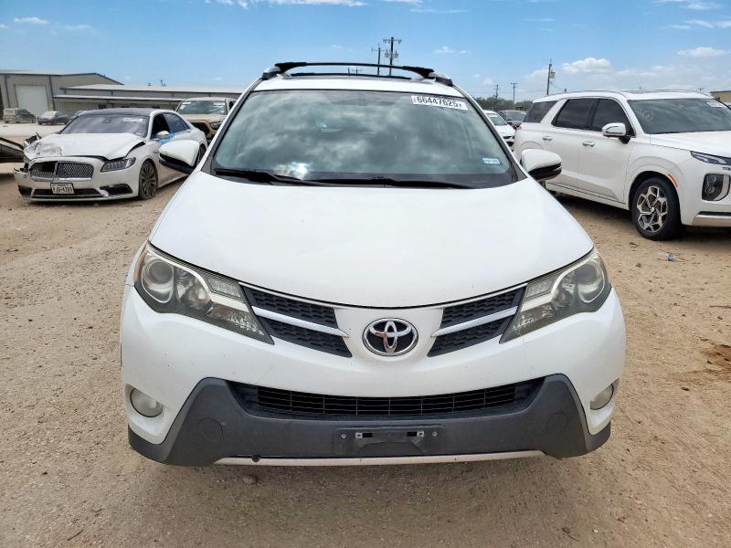 JTMWFREV4FD068546 - 2015 TOYOTA RAV4 XLE WHITE photo 5