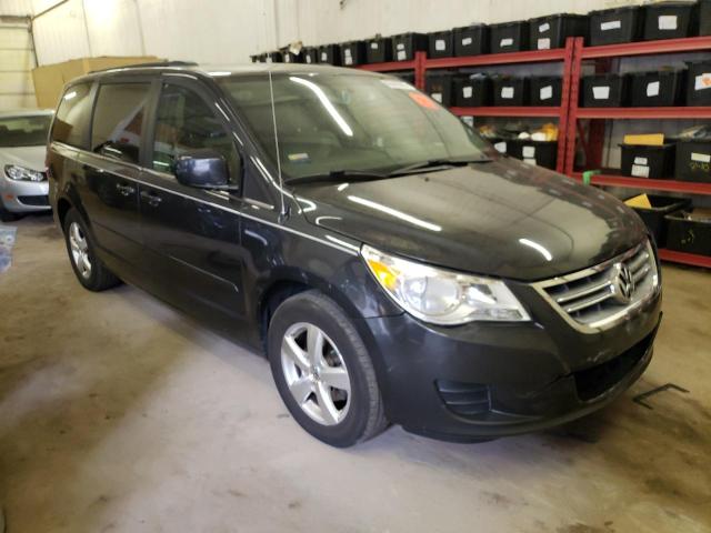 2V4RW3DG2BR643401 - 2011 VOLKSWAGEN ROUTAN SE CHARCOAL photo 4