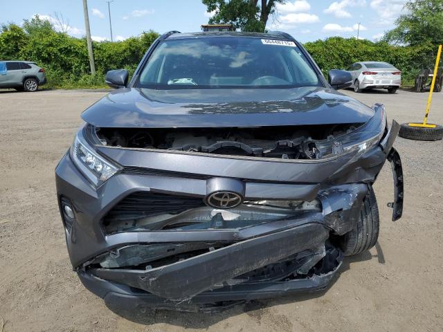 2T3R1RFV6MC227384 - 2021 TOYOTA RAV4 XLE GRAY photo 5