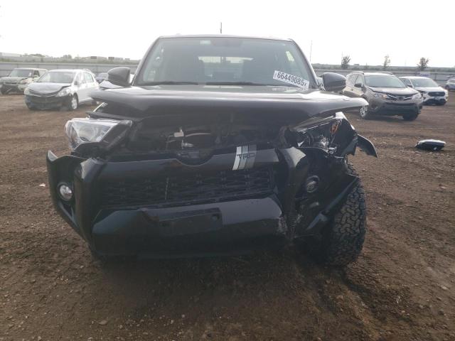 JTEBU5JR1G5380966 - 2016 TOYOTA 4RUNNER SR5/SR5 PREMIUM შავი ფოტო 5