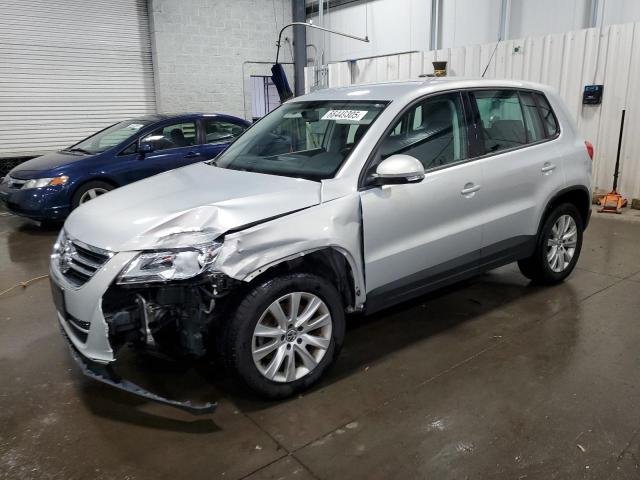2009 VOLKSWAGEN TIGUAN S, 