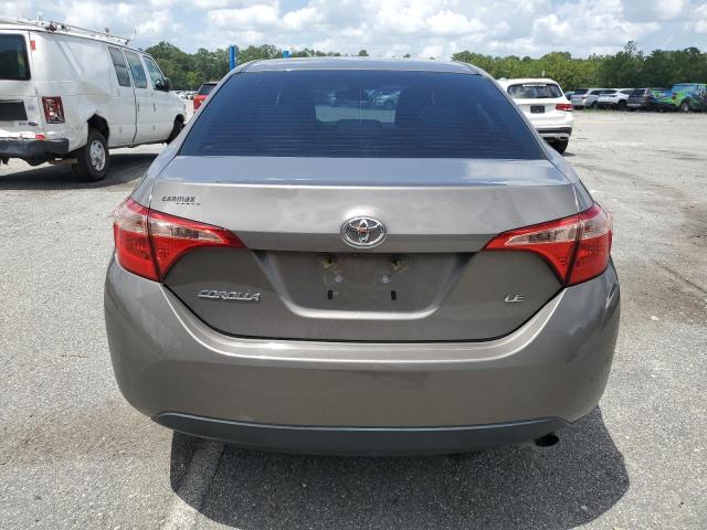 2T1BURHE5JC123303 - 2018 TOYOTA COROLLA L ნაცრისფერი ფოტო 6