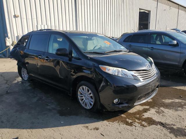 5TDYK3DC9DS387198 - 2013 TOYOTA SIENNA XLE BLACK photo 4