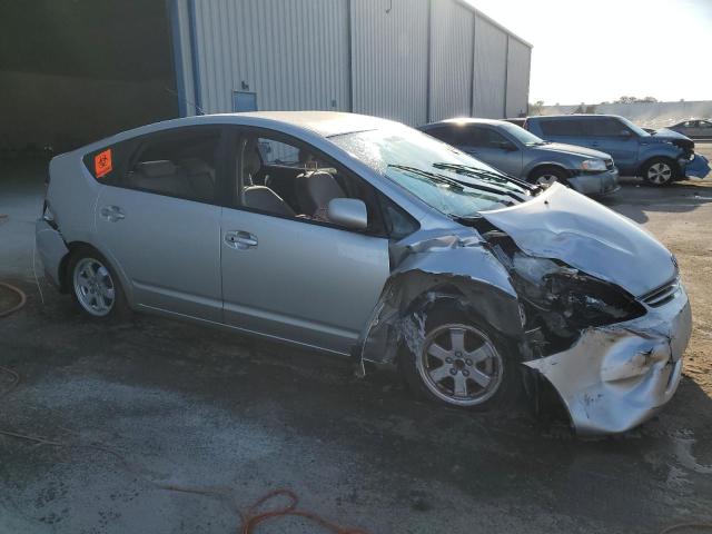 JTDKB20U040065521 - 2004 TOYOTA PRIUS SILVER photo 4