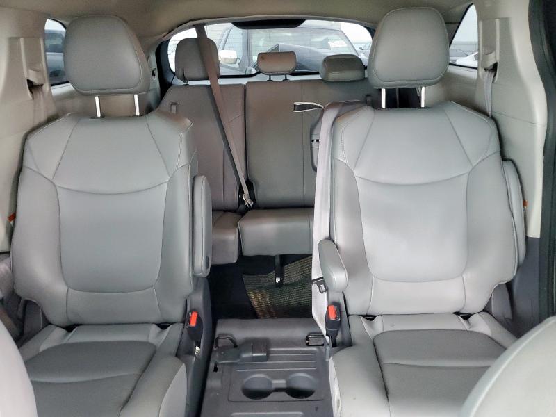 5TDYRKEC5MS069521 - 2021 TOYOTA SIENNA XLE GREEN photo 10