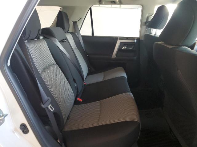 JTEEU5JR4R5316792 - 2024 TOYOTA 4RUNNER SR5 WHITE photo 10