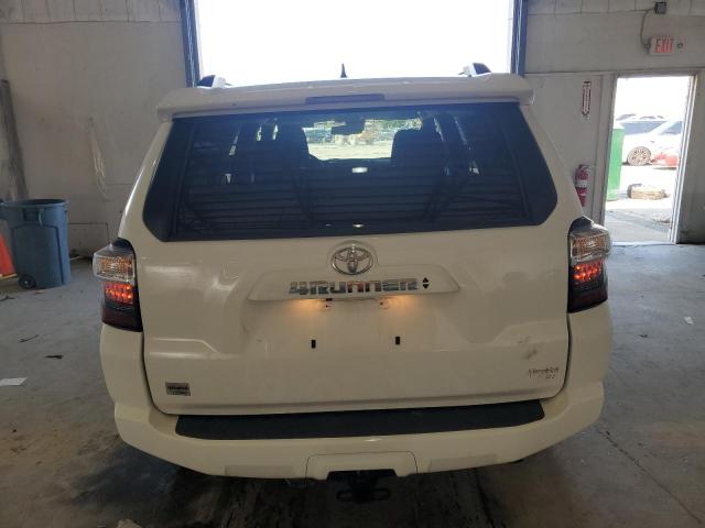 JTEEU5JR4R5316792 - 2024 TOYOTA 4RUNNER SR5 WHITE photo 6
