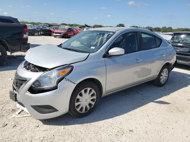 3N1CN7APXKL879955 - 2019 NISSAN VERSA S SILVER photo 1