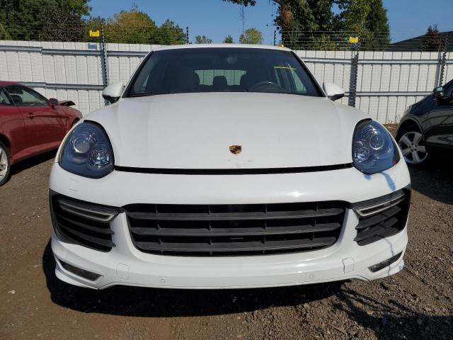 WP1AD2A27HLA80930 - 2017 PORSCHE CAYENNE GTS WHITE photo 5