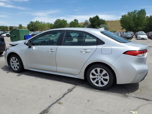 5YFEPRAE7LP032275 - 2020 TOYOTA COROLLA LE Gümüş foto 2