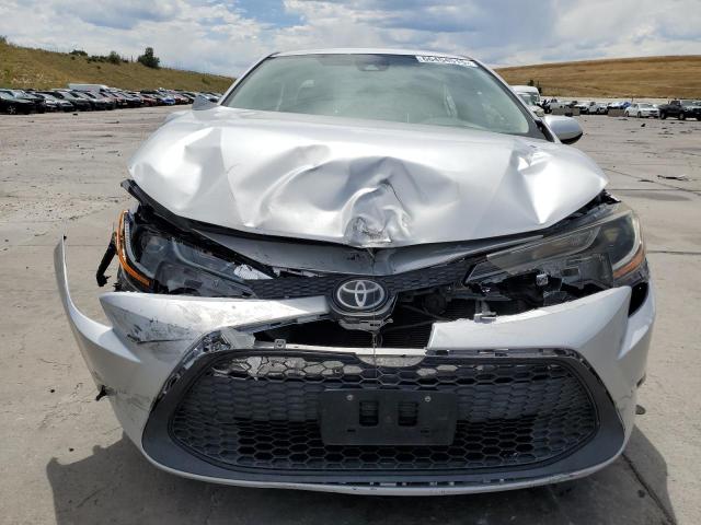 5YFEPRAE7LP032275 - 2020 TOYOTA COROLLA LE Gümüş foto 5