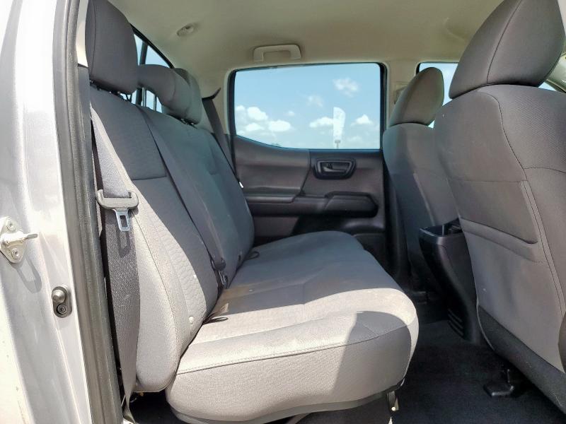 5TFAX5GN6JX107898 - 2018 TOYOTA TACOMA DOUBLE CAB SILVER photo 10