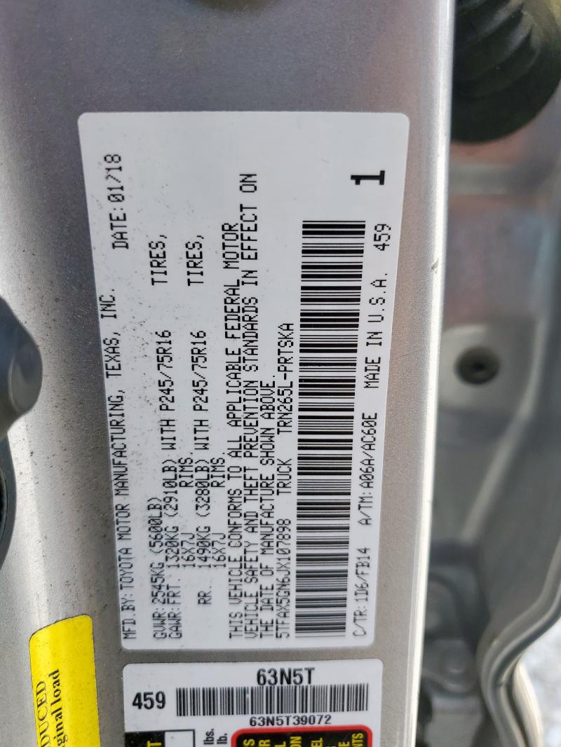 5TFAX5GN6JX107898 - 2018 TOYOTA TACOMA DOUBLE CAB SILVER photo 13