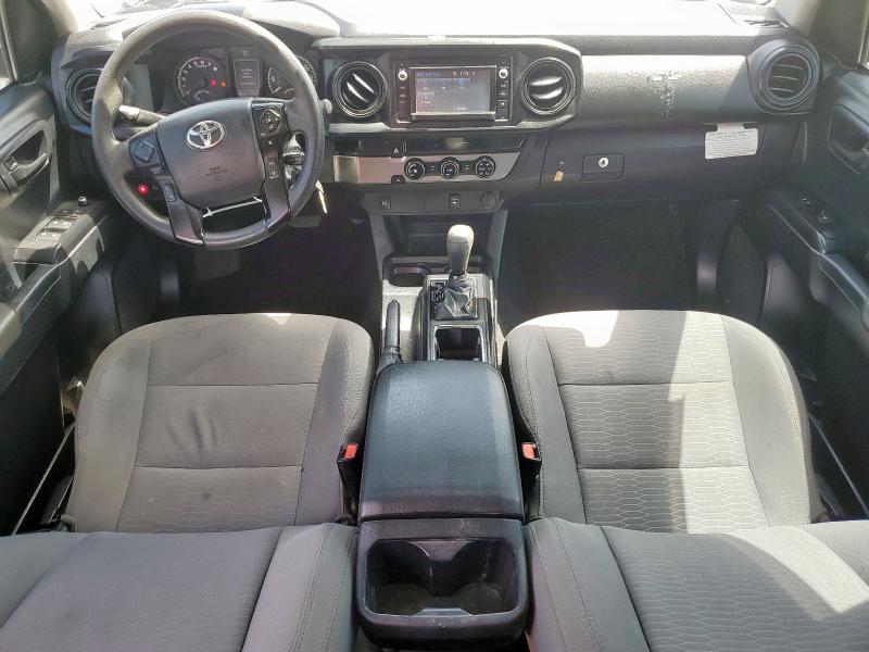 5TFAX5GN6JX107898 - 2018 TOYOTA TACOMA DOUBLE CAB SILVER photo 8