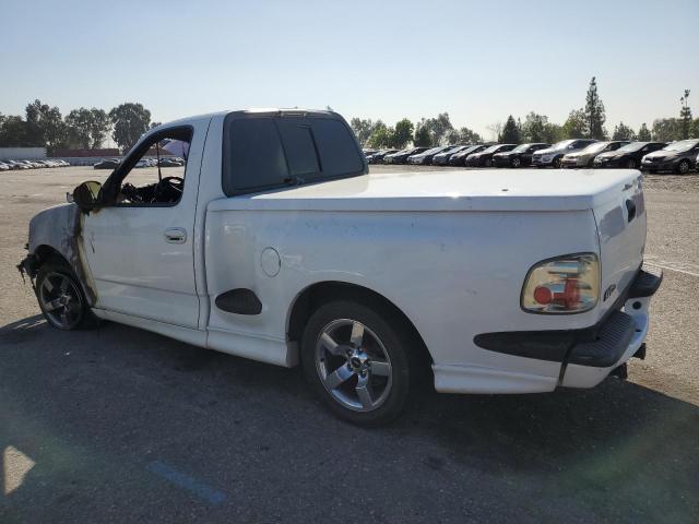 2FTZF07392CA76866 - 2002 FORD F150 SVT LIGHTNING WHITE photo 2