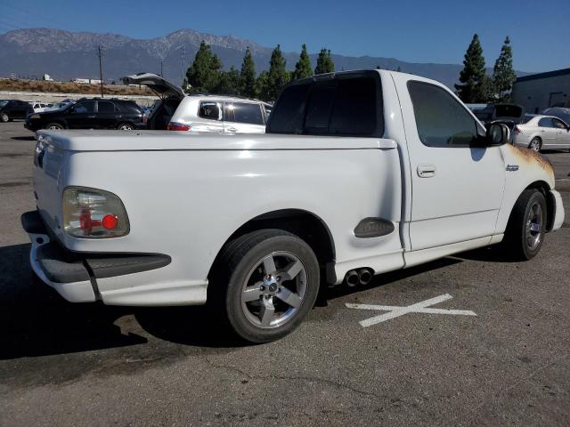 2FTZF07392CA76866 - 2002 FORD F150 SVT LIGHTNING WHITE photo 3