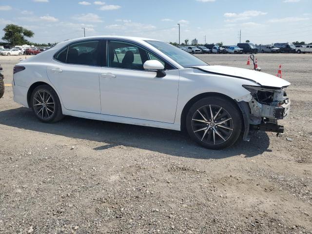 4T1G11AK8PU722347 - 2023 TOYOTA CAMRY SE NIGHT SHADE WHITE photo 4