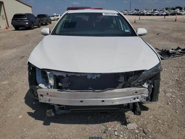 4T1G11AK8PU722347 - 2023 TOYOTA CAMRY SE NIGHT SHADE WHITE photo 5