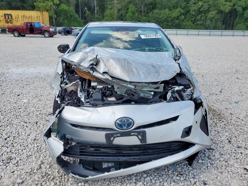 JTDKARFU6H3037634 - 2017 TOYOTA PRIUS 银色 照片 5